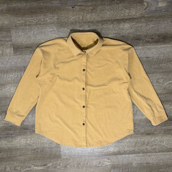 Cuddl Duds Other - Cuddl Duds Men's Casual Button Down Shirt in Tan